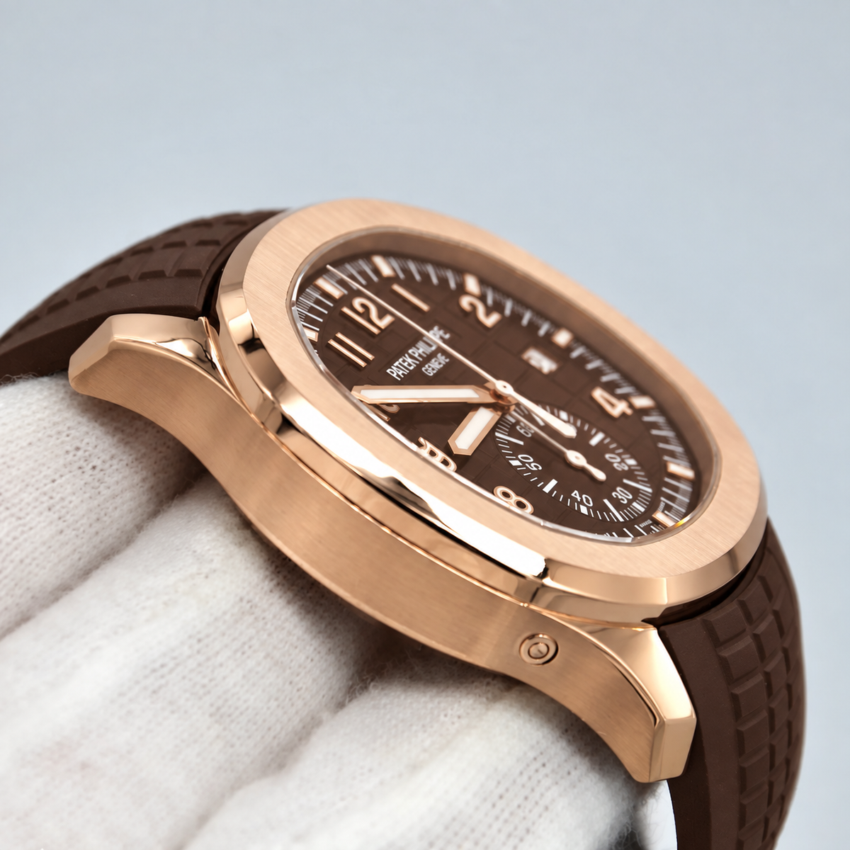 Relógio Geneve Aquanaut 42.2mm Marrom - Super Clone Com a Caixa de Madeira + Certificados